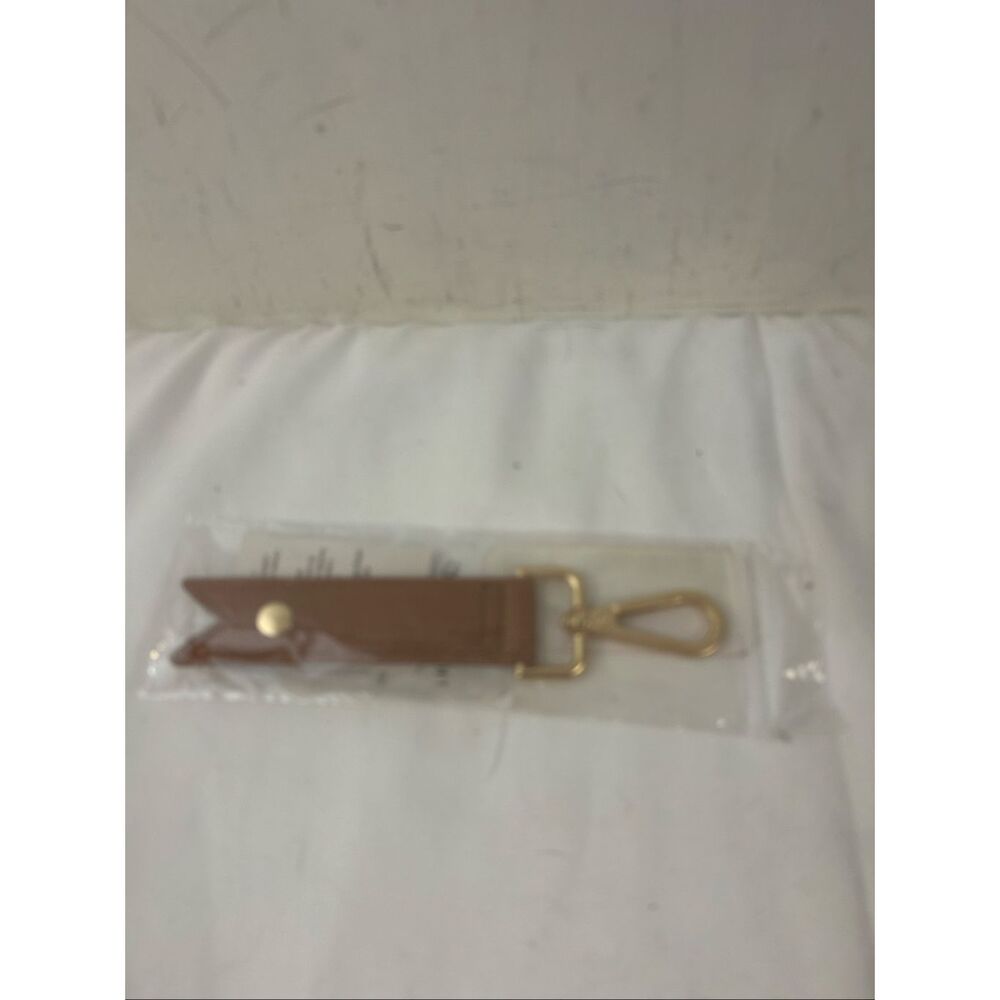 new 31 Thirty-one carmel smooth pebble brown key chain discontinued replacement‎